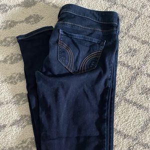 Woman’s hollister jeans.